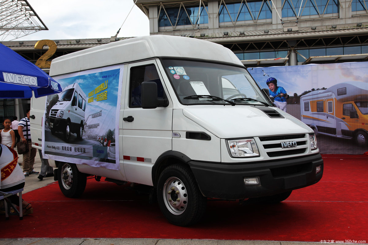依维柯turbodaily封闭厢式货车