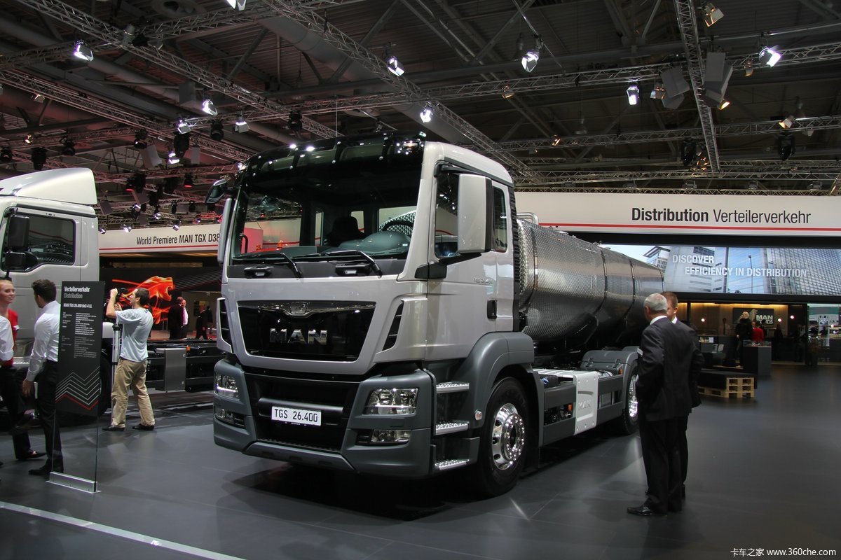 曼tgs400马力6x2罐车