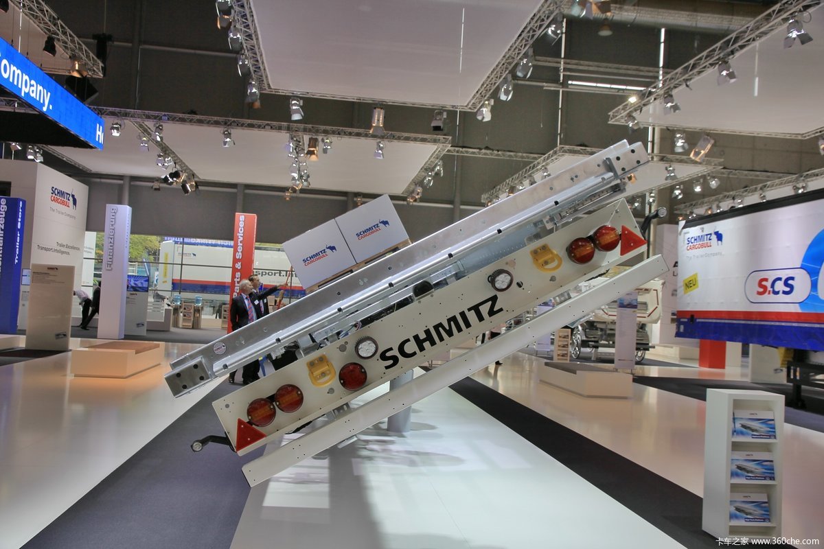 > iaa 2014德国汉诺威商用车展 > 汉诺威车展:施密茨挂车展台 >