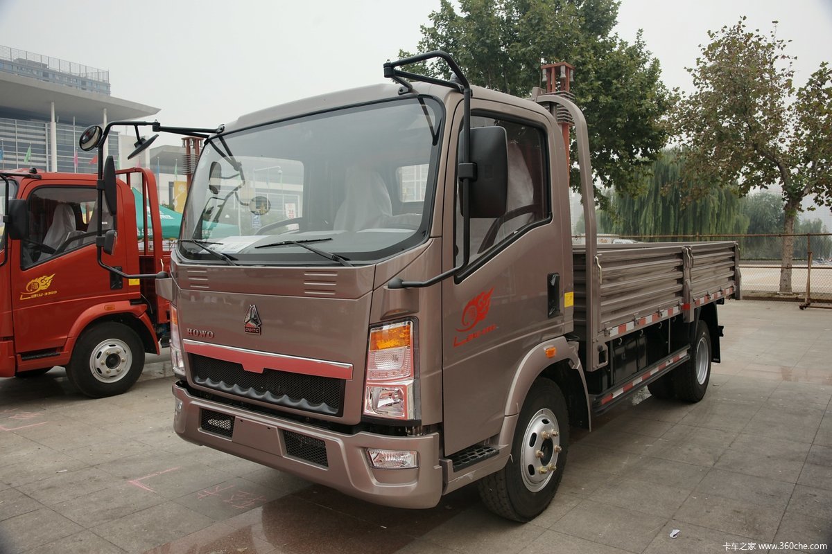 > 2014济南车展 > 济南车展重汽展台 > 济南车展:重汽悍将系列轻卡 15