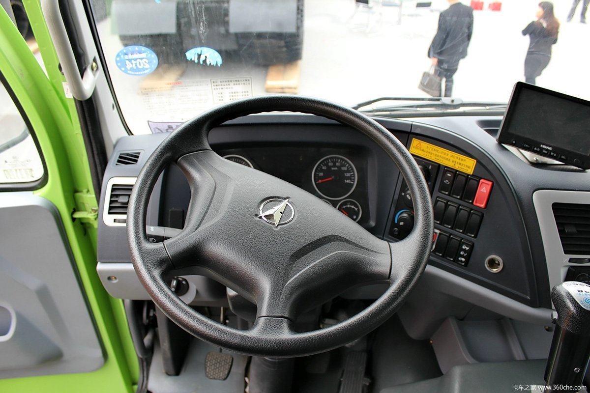 装备技术展北奔城市渣土车
