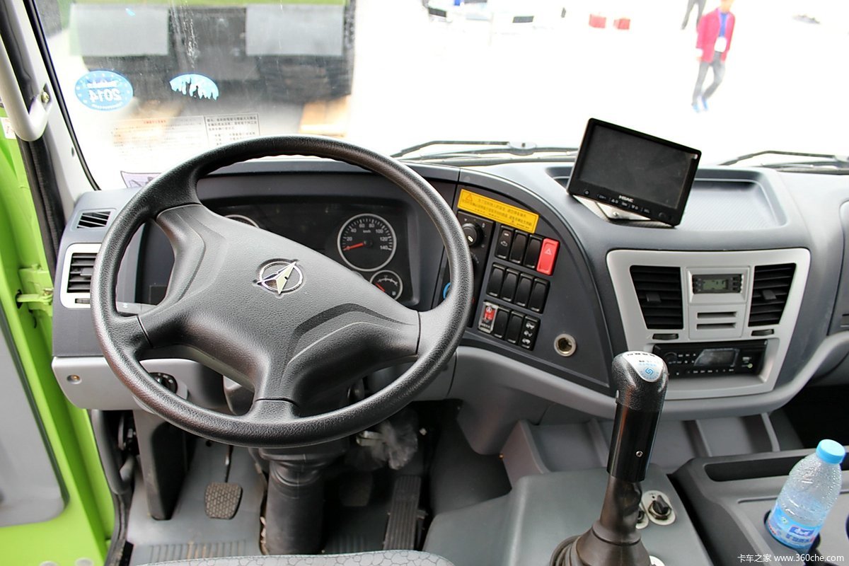 装备技术展北奔城市渣土车