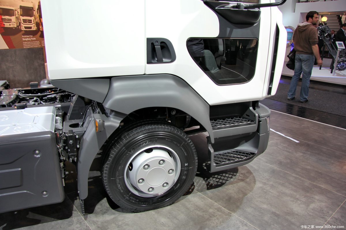 汉诺威车展雷诺ranged110马力4x2生物柴油轻卡