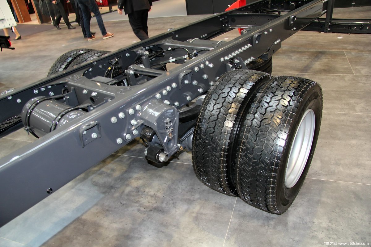 汉诺威车展雷诺ranged110马力4x2生物柴油轻卡