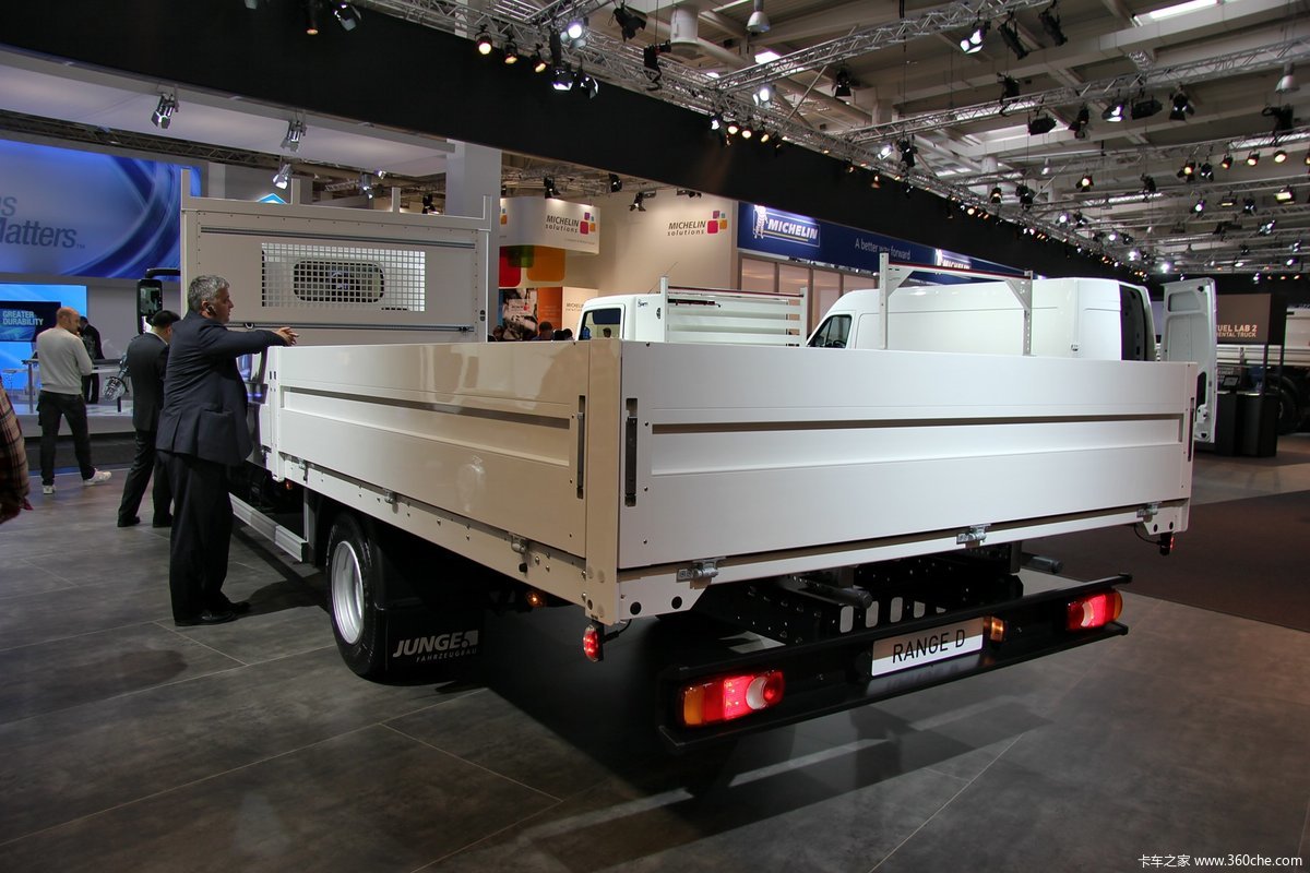 汉诺威车展:雷诺 range d 176马力 4x2 轻卡