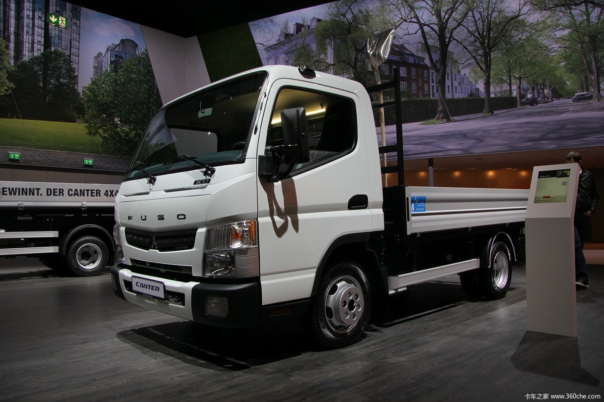 汉诺威车展:扶桑 canter 130马力 4x2 轻卡