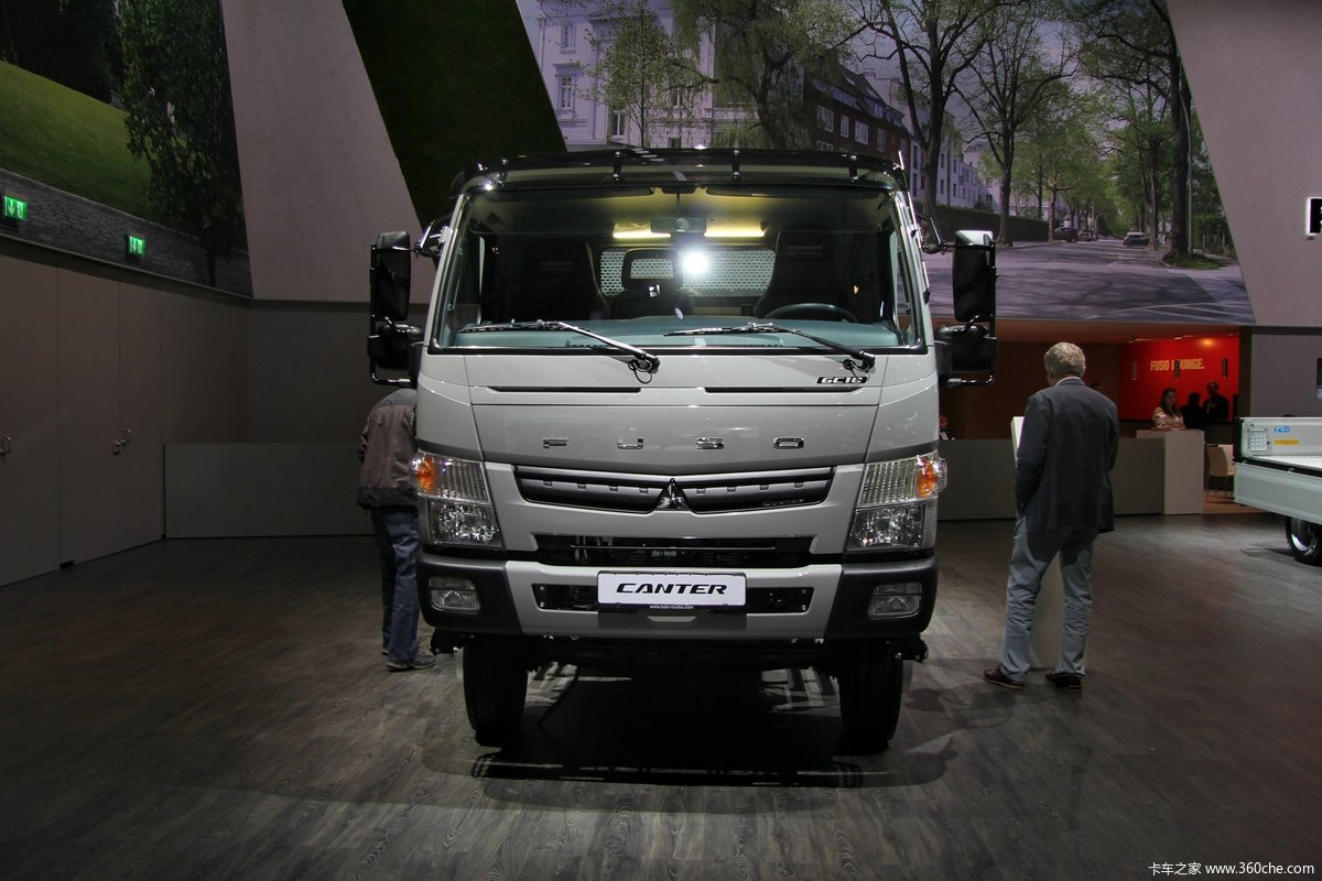 汉诺威车展扶桑canter175马力4x4轻卡