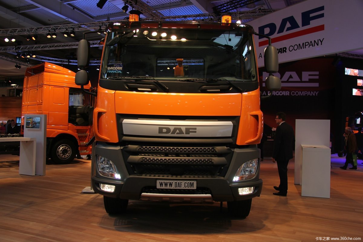 汉诺威车展达夫cf400马力6x4自卸车