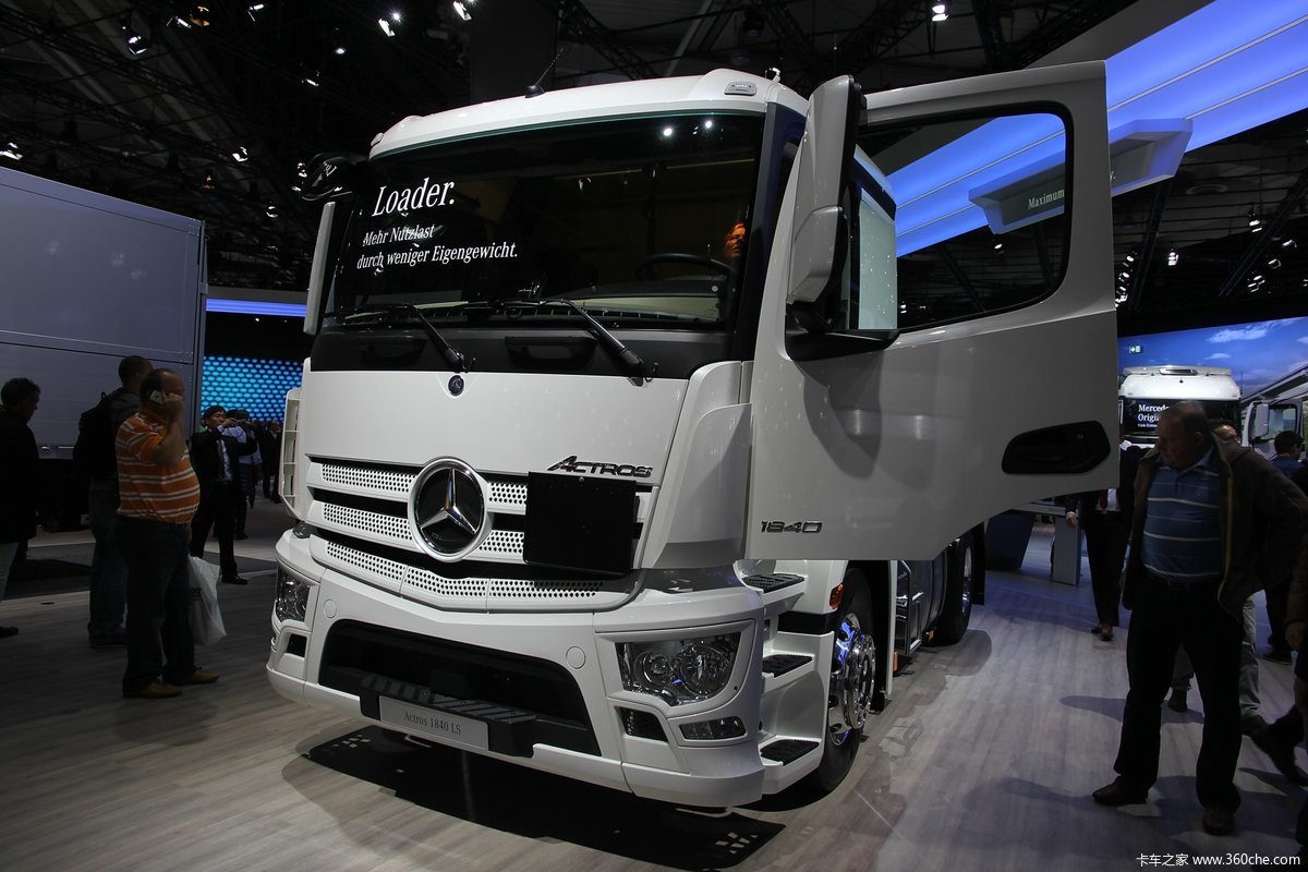 汉诺威车展:奔驰 actros 1840 ls 400马力 4x2 牵引车