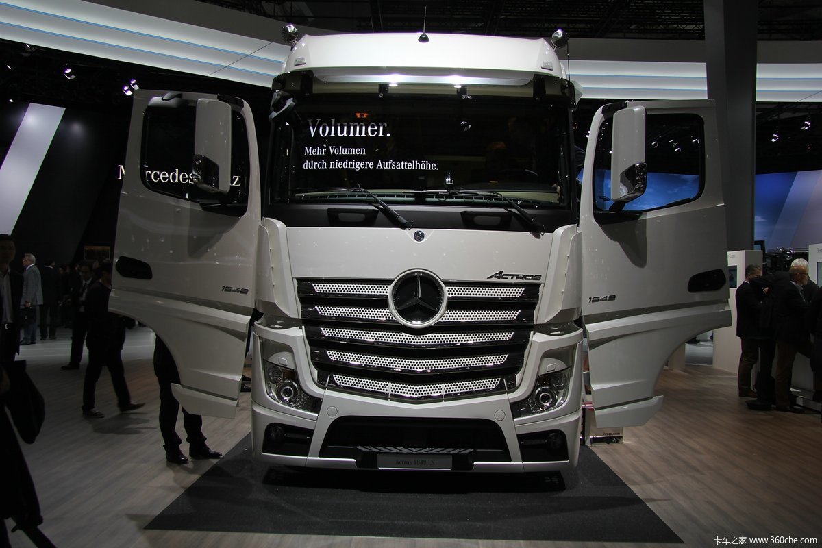 漢諾威車展奔馳actros1848480馬力4x2牽引車