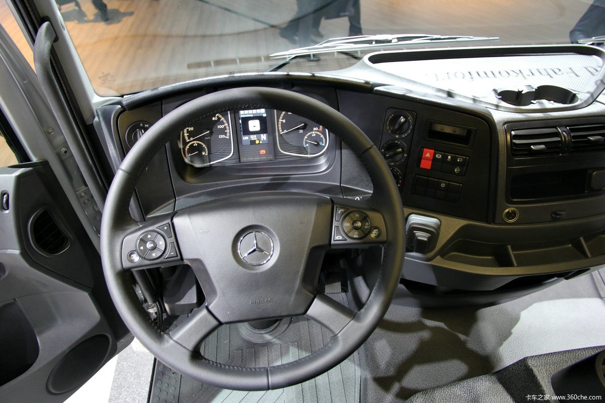 汉诺威车展奔驰actros2545l450马力6x2牵引车
