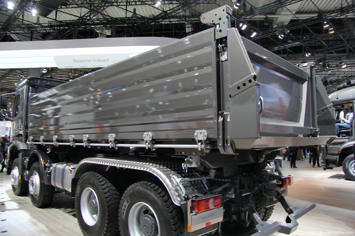 【图】汉诺威车展:奔驰 arocs 4145 450马力 8x4 自卸车_卡车之家