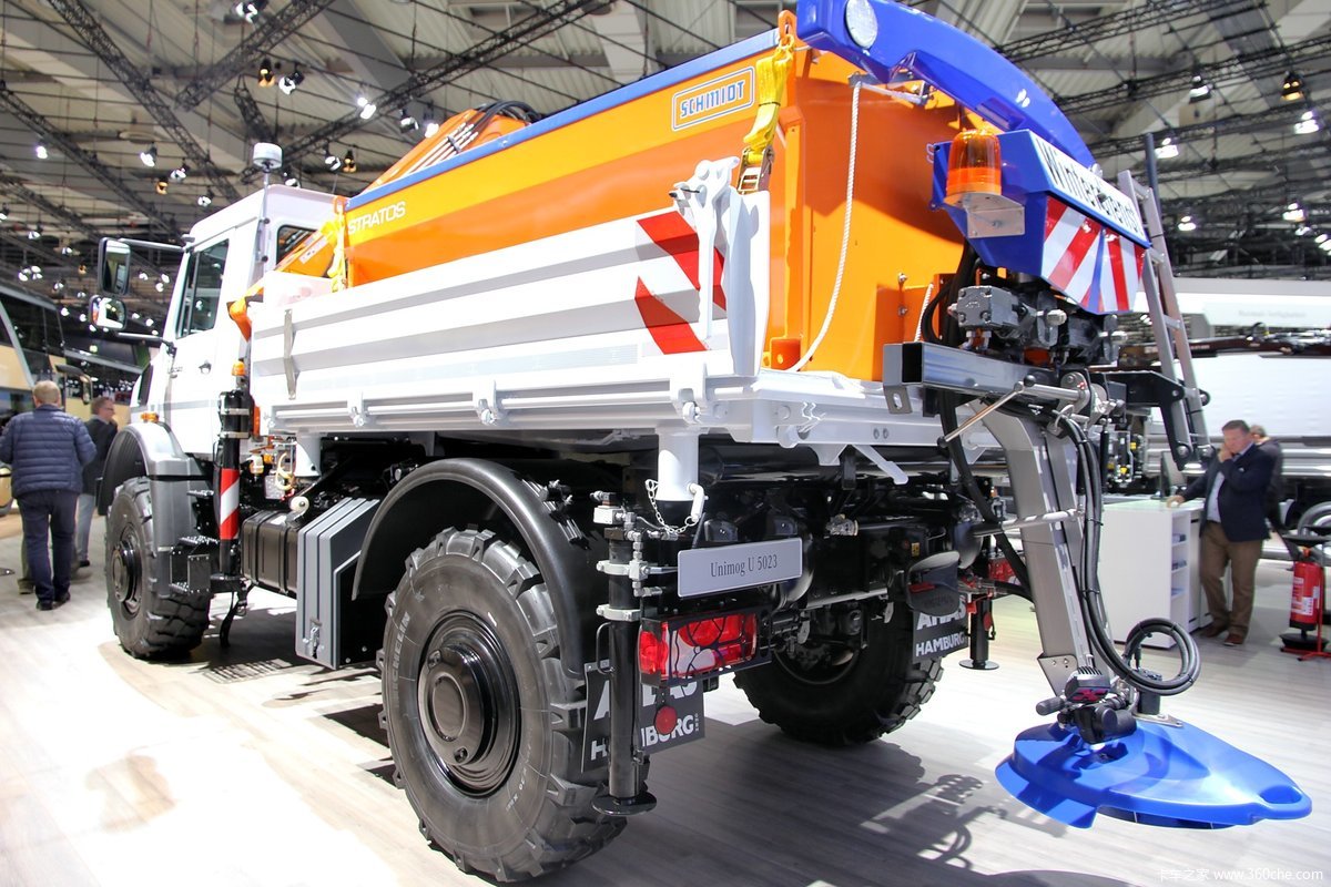 汉诺威车展奔驰unimog50234x4随车吊