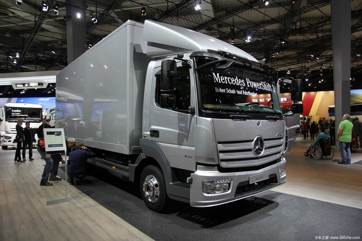 【图】汉诺威车展:奔驰atego 821l 210马力 4x2 厢式载货车_卡车之家