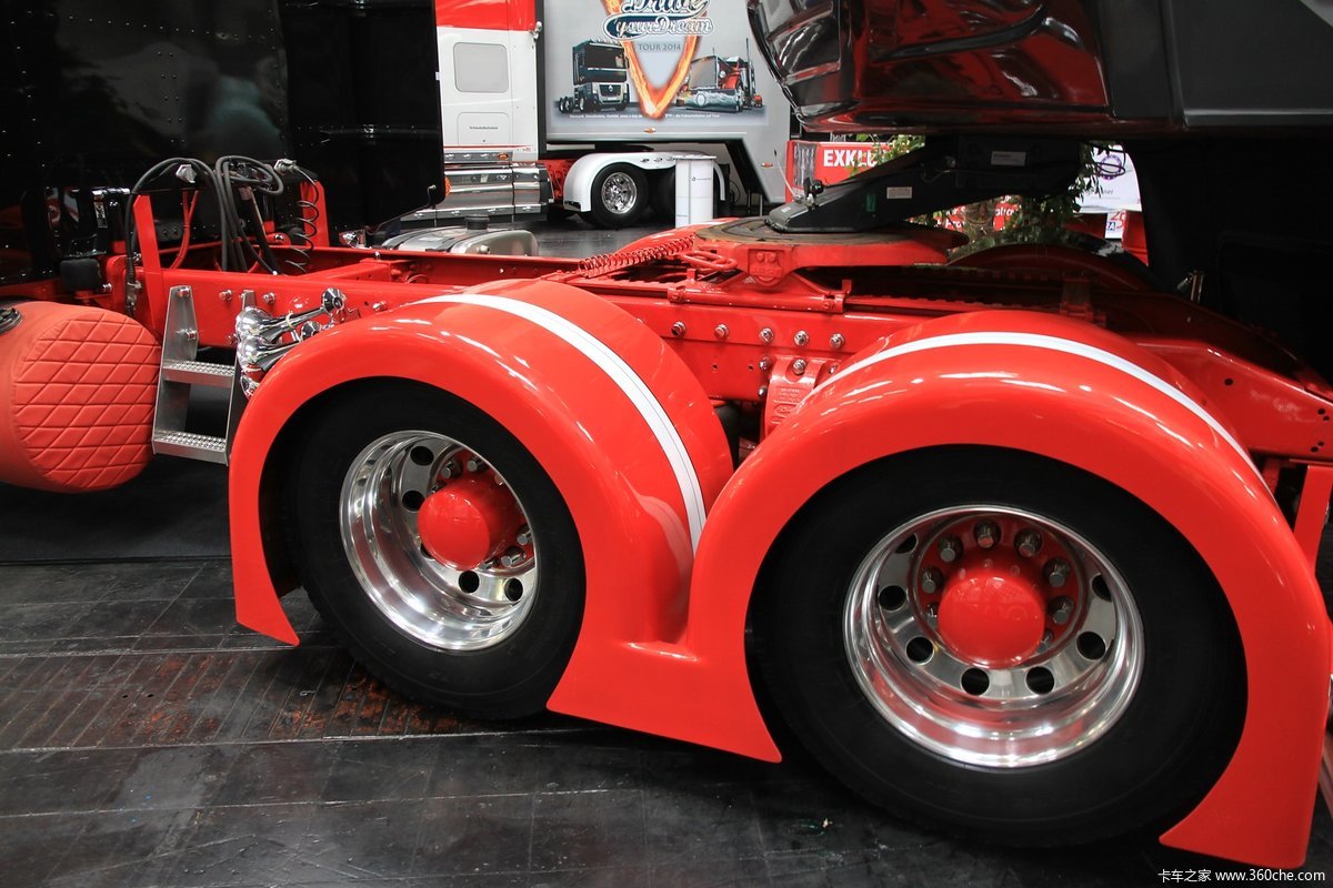 汉诺威车展:彩绘长头车