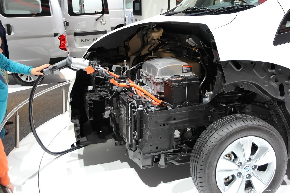 汉诺威车展日产nv200电动车解剖展示