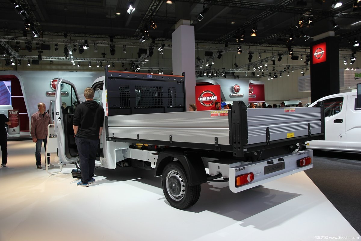 汉诺威车展:日产 nv400 栏板轻卡