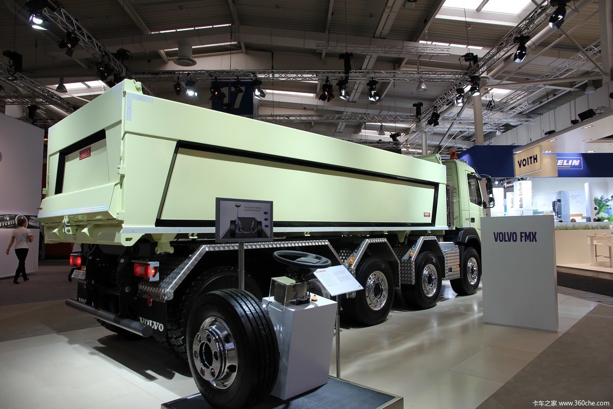 汉诺威车展沃尔沃fmx五轴提升桥自卸车