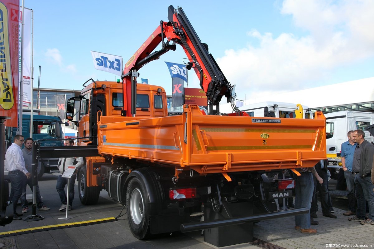 汉诺威车展:帕尔菲格palfinger展台