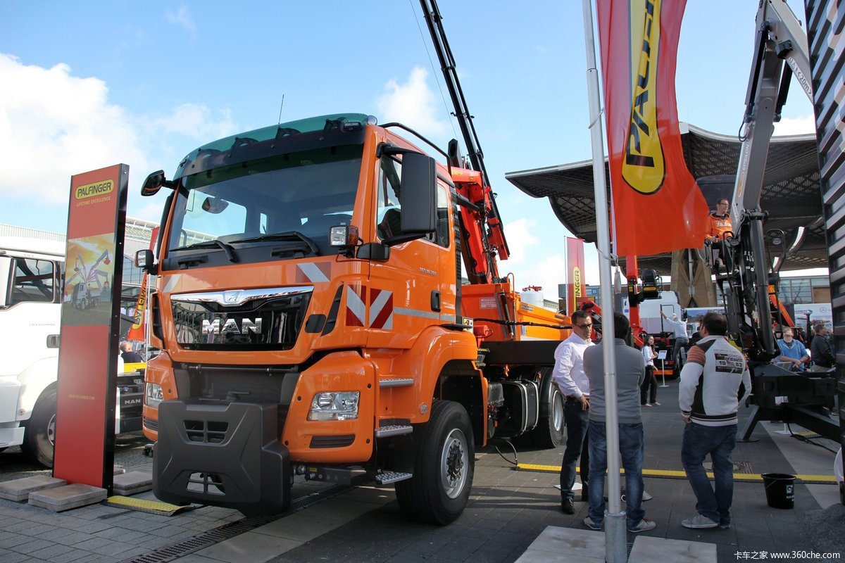 汉诺威车展:帕尔菲格palfinger展台