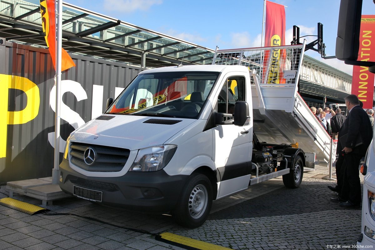 汉诺威车展:帕尔菲格palfinger展台