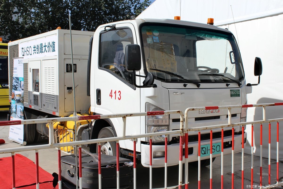 机场设备展飞机空调车