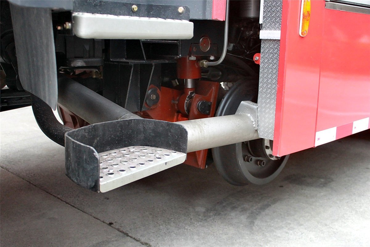 【图】金盾森田曼恩4x4轮轨两用车_卡车之家