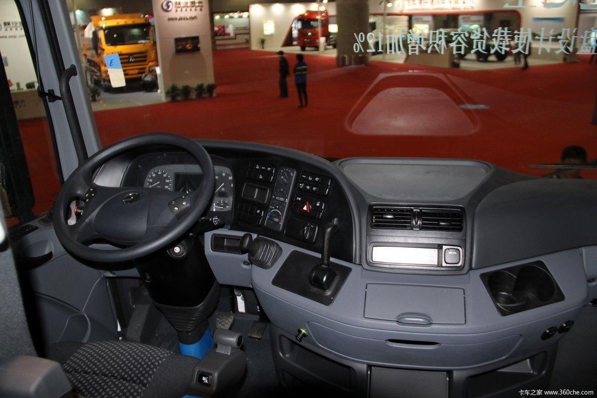 奔驰actros18414x2低底盘牵引车