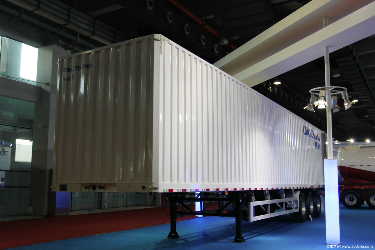 中集14.6米 无纵梁厢式半挂车