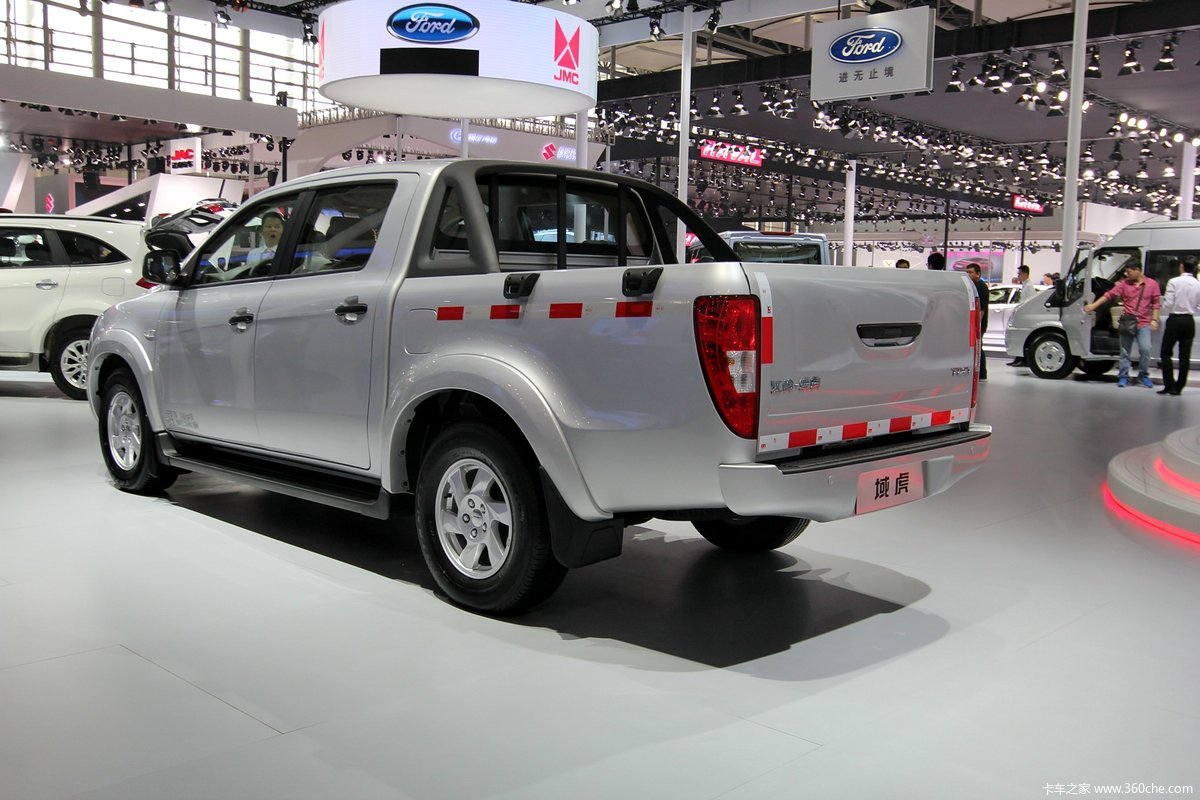 江铃域虎 2.4l 柴油版 皮卡