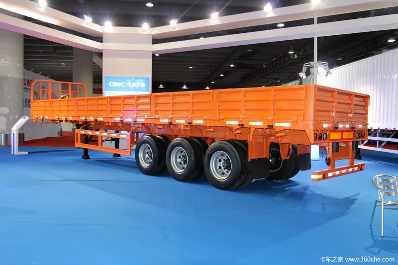 中集13米栏板式半挂车