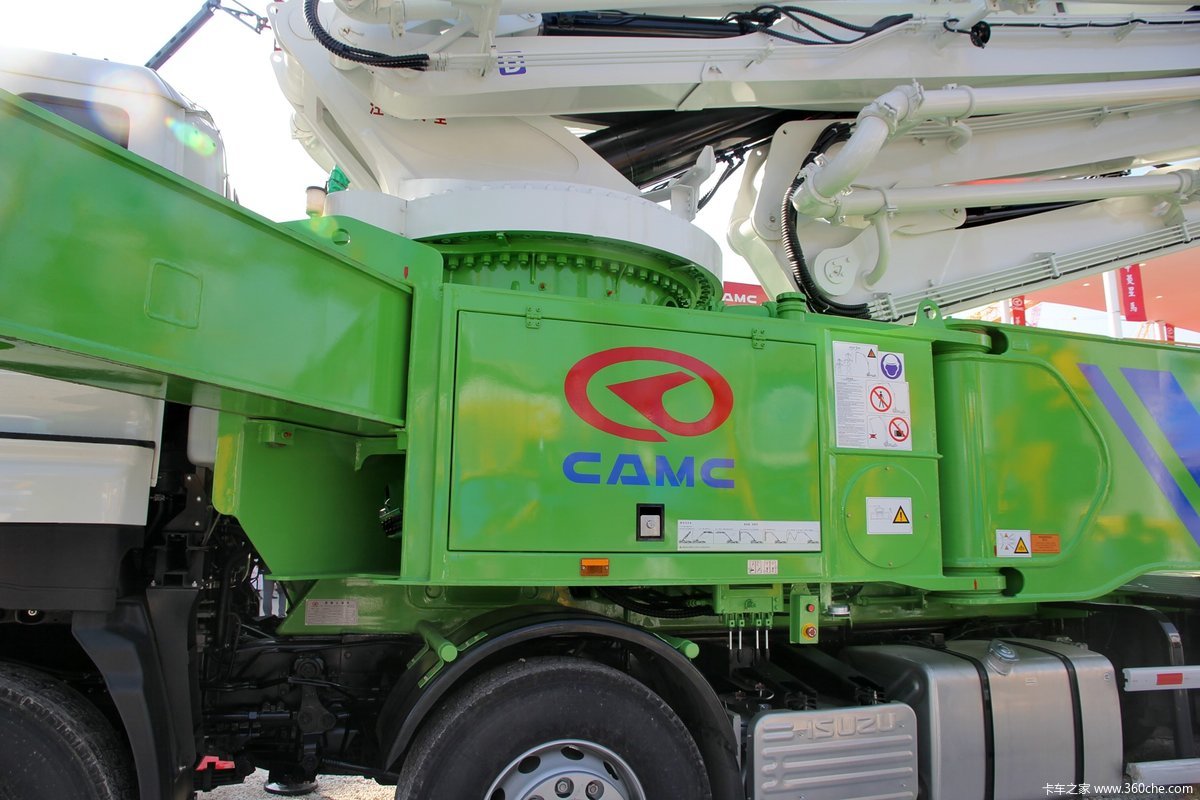 华菱星马8x456米混凝土泵车