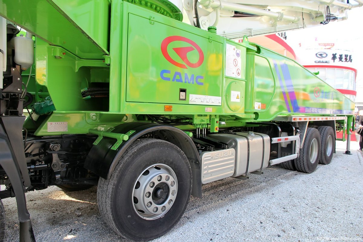 华菱星马8x456米混凝土泵车