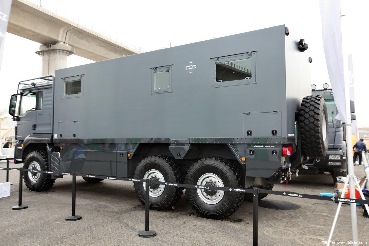 阿莫迪罗远征者越野房车曼tgs6x6