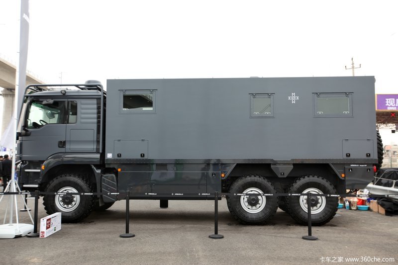 阿莫迪罗远征者越野房车曼tgs6x6