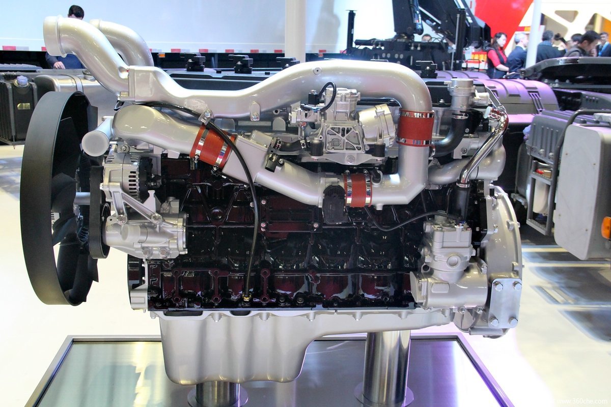 中国重汽mt13国五发动机