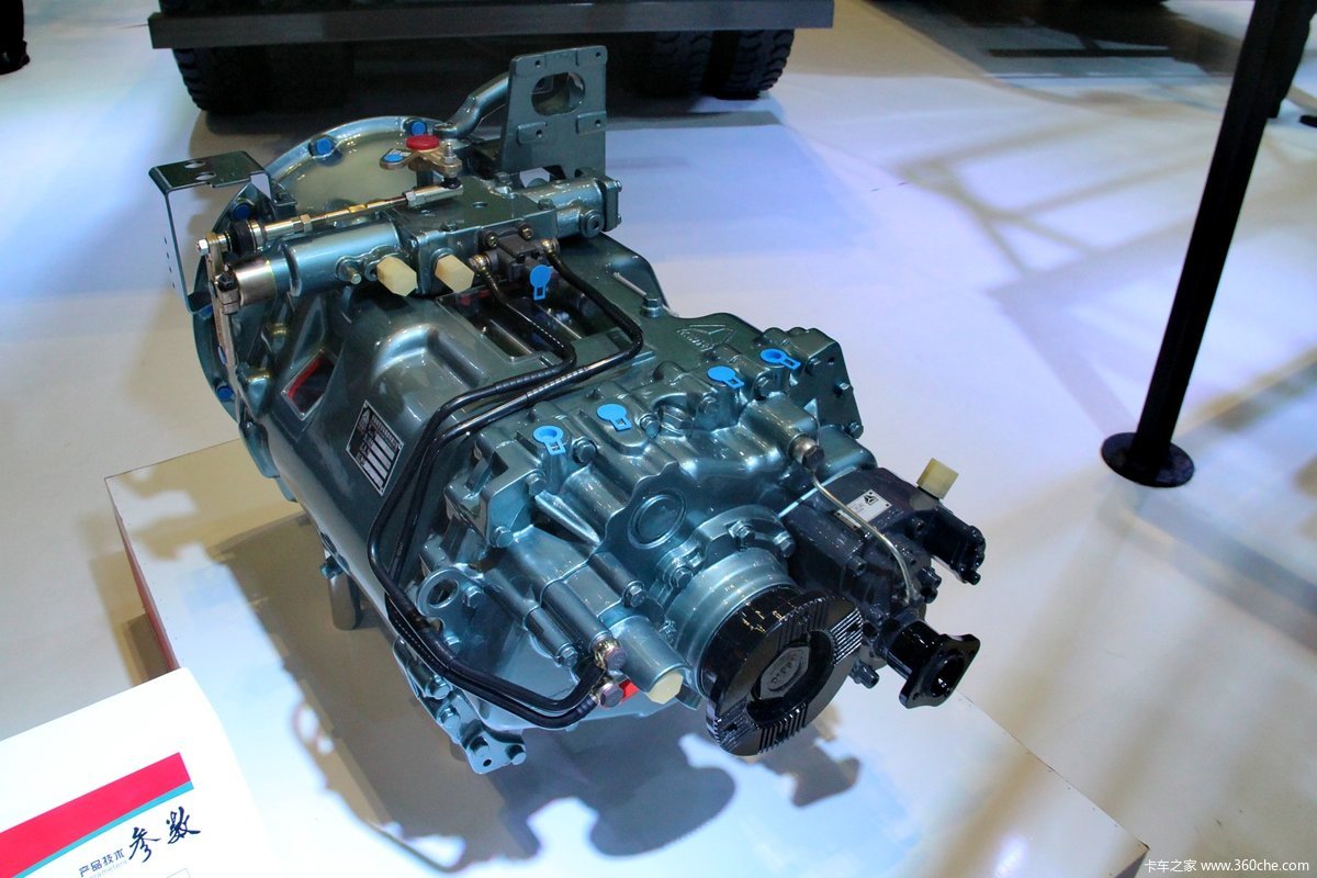 中国重汽hw19709xst9档变速箱