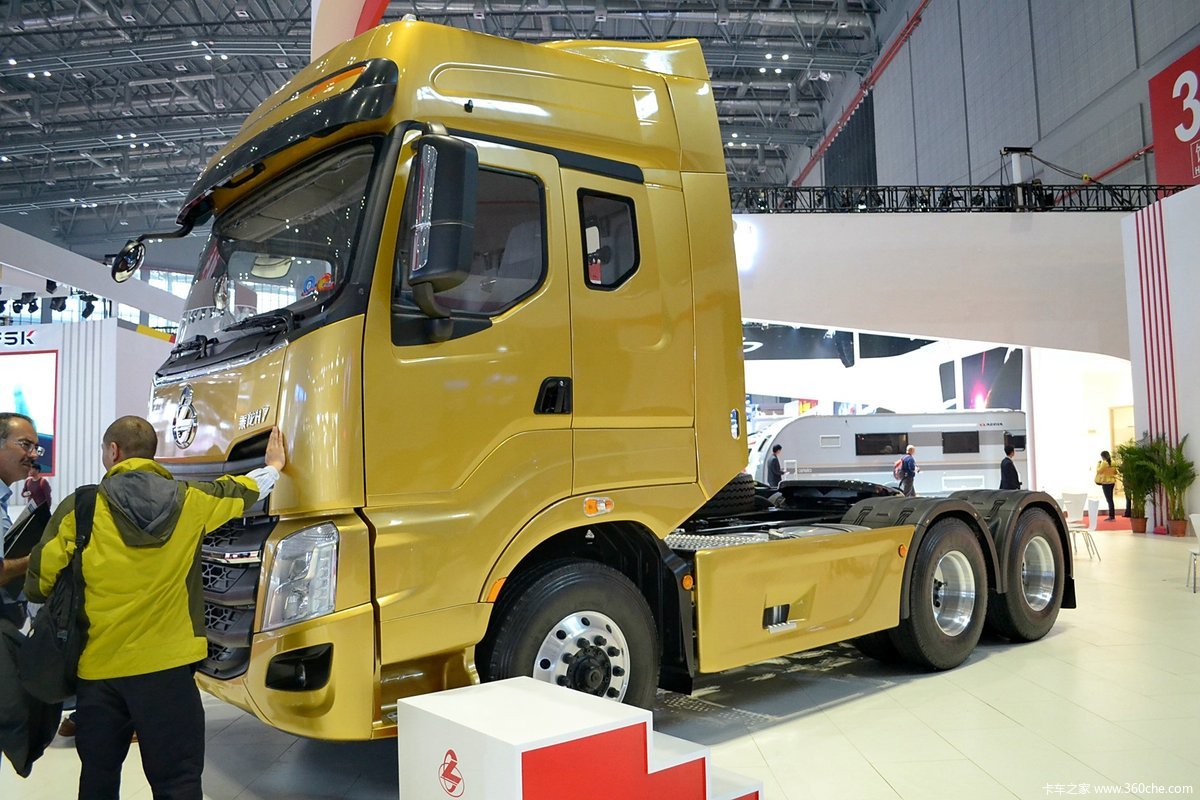 柳汽乘龙h76x4amt牵引车