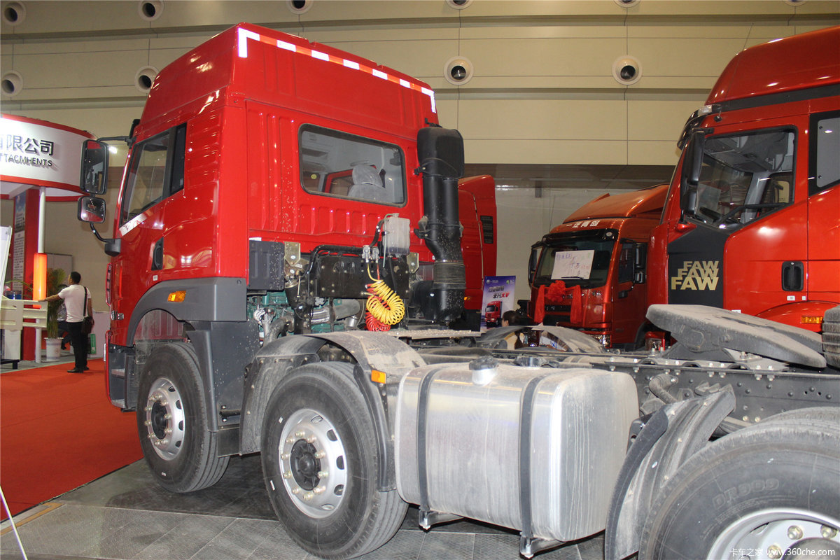 青岛解放悍v350马力6x2牵引车