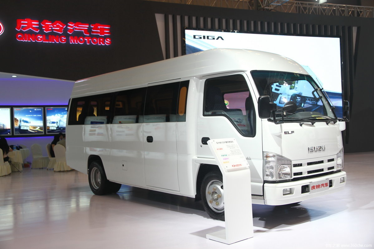 重庆车展庆铃五十铃100p都市物流车