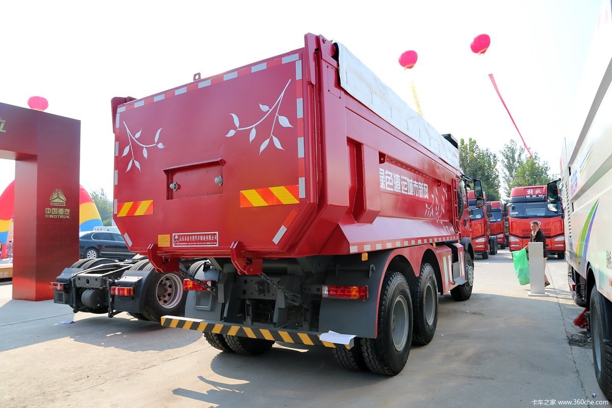 中国重汽t5g340马力6x4智能渣土车