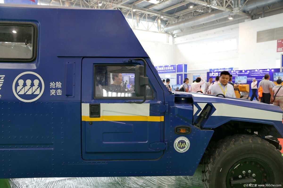 猛士4x4抢险突击车