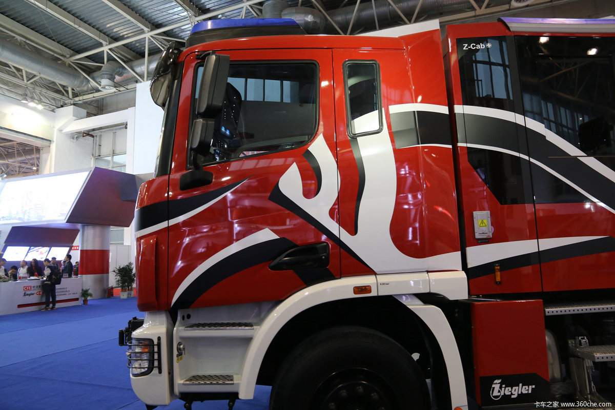 2015消防展联合卡车多功能城市主战消防车