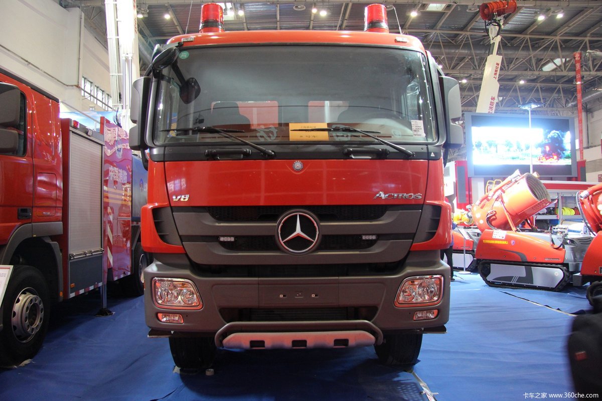 2015消防展上海格拉曼奔驰泡沫消防车
