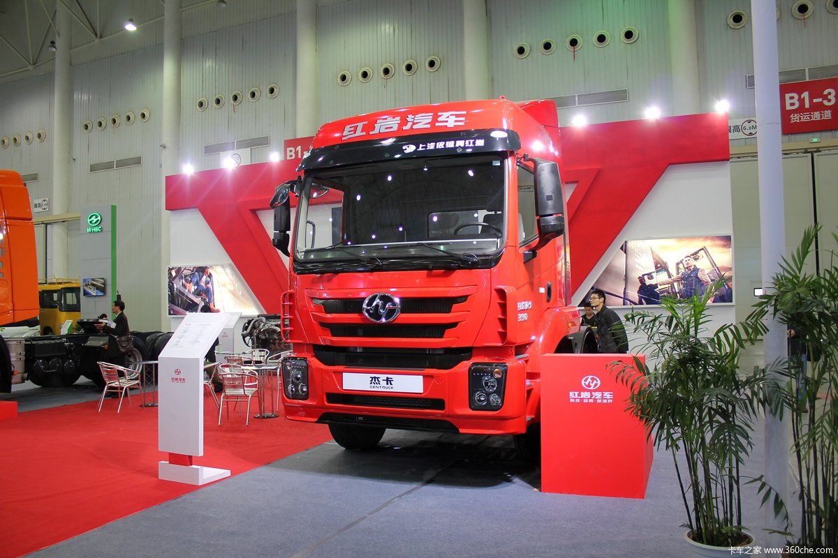 红岩杰卡 390马力 6x4 牵引车