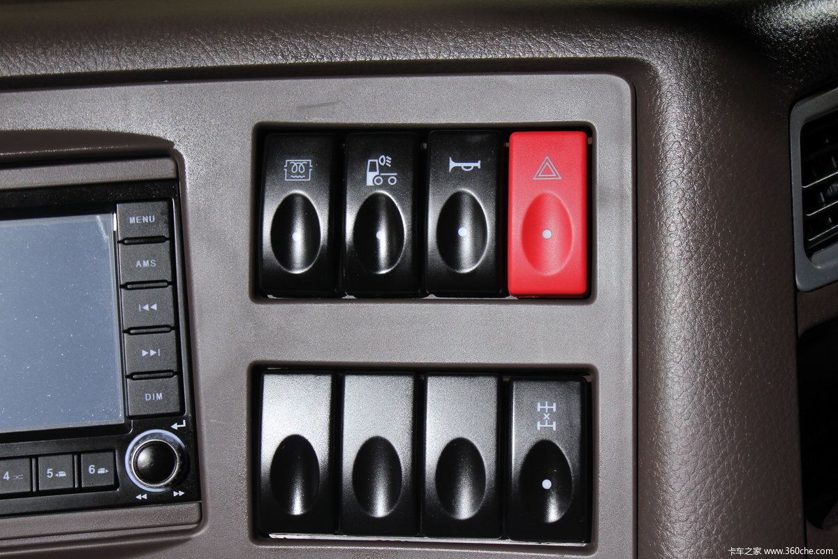 东风柳汽乘龙h7450马力6x4牵引车