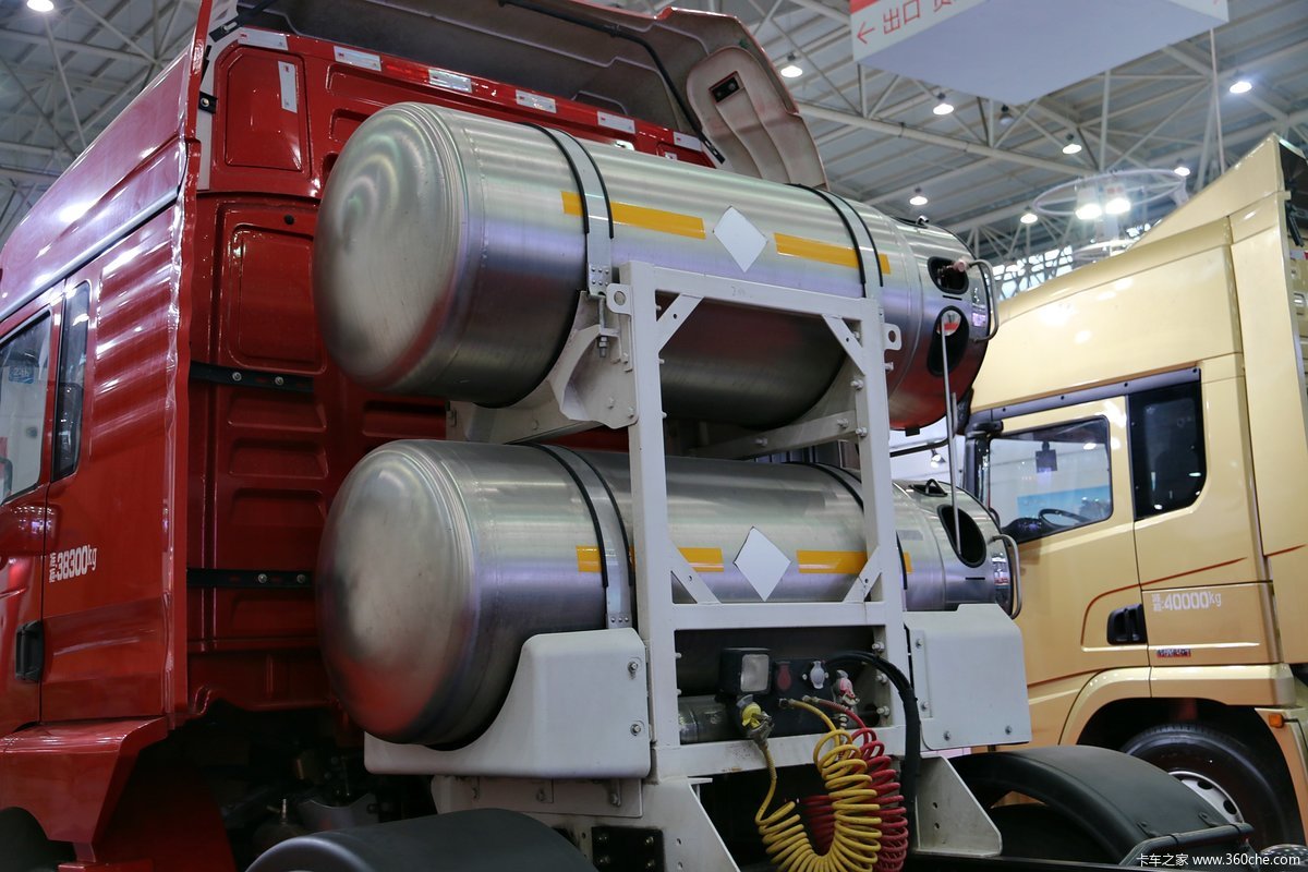 陕汽新m3000460马力6x2lng牵引车