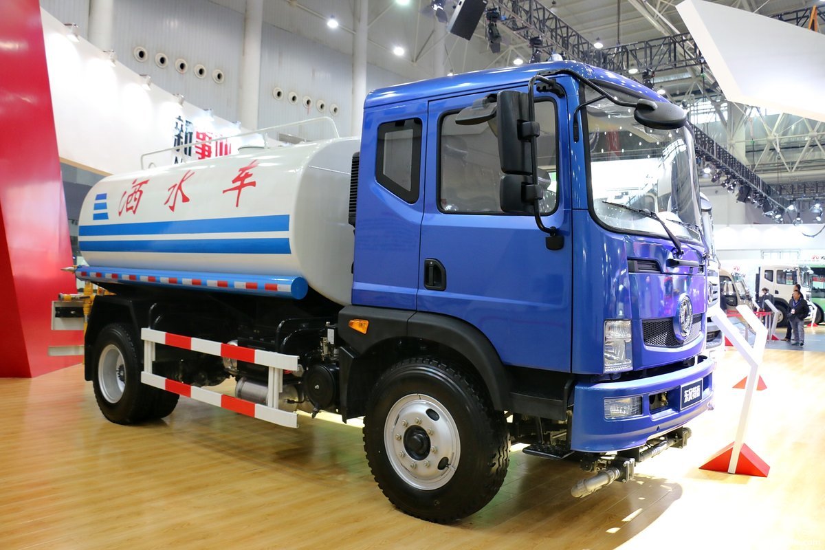 > 2015武汉车展东风特商展台 > 东风特商 170马力 4x2 洒水车