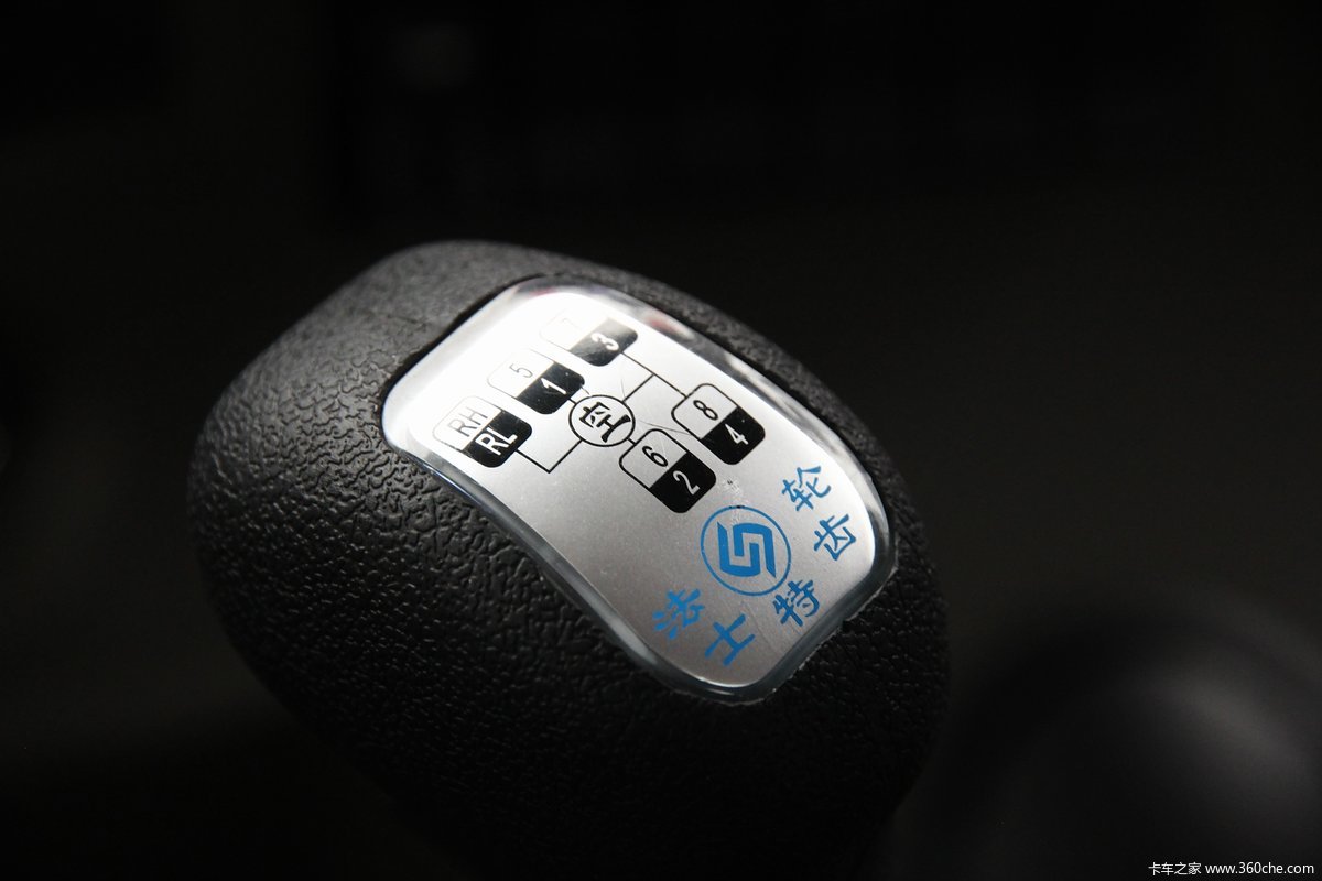 德龙l3000 4x2 港口空柜牵引车