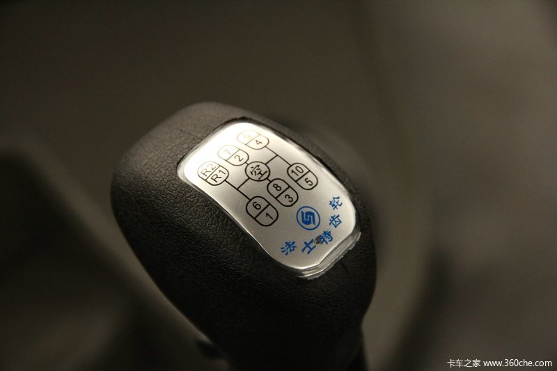 德龙新m30004x2轻量化版牵引车